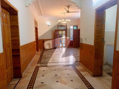 آئی ۔ 8 اسلام آباد میں 3 کمروں کا 12 مرلہ بالائی پورشن 1.5 لاکھ میں کرایہ پر دستیاب ہے۔