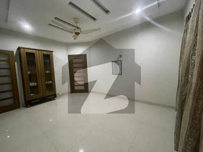 ڈی ایچ اے ڈیفینس فیز 2 ڈی ایچ اے ڈیفینس,اسلام آباد میں 5 کمروں کا 1 کنال مکان 9.9 کروڑ میں برائے فروخت۔