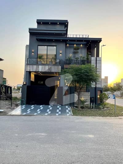 پارک ویو سٹی لاہور میں 4 کمروں کا 5 مرلہ مکان 1.56 کروڑ میں برائے فروخت۔ پارک ویو سٹی لاہور میں 4 کمروں کا 5 مرلہ مکان 1.56 کروڑ میں برائے فروخت۔