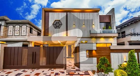 ڈی ایچ اے فیز 5 - بلاک ایل فیز 5,ڈیفنس (ڈی ایچ اے),لاہور میں 5 کمروں کا 10 مرلہ مکان 5.75 کروڑ میں برائے فروخت۔