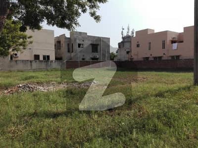 ای ایم ای سوسائٹی ۔ بلاک سی ای ایم ای سوسائٹی,لاہور میں 1 کنال رہائشی پلاٹ 9.5 کروڑ میں برائے فروخت۔