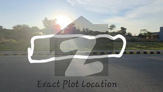 Living Area 1 Kanal Plot For Sale Block Q