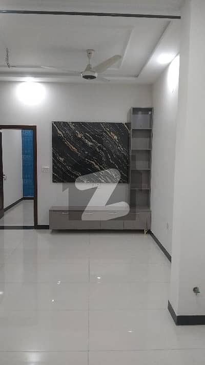 فیصل ٹاؤن فیز 1 - بلاک سی فیصل ٹاؤن فیز 1,فیصل ٹاؤن - ایف ۔ 18,اسلام آباد میں 4 کمروں کا 5 مرلہ مکان 1.0 لاکھ میں کرایہ پر دستیاب ہے۔