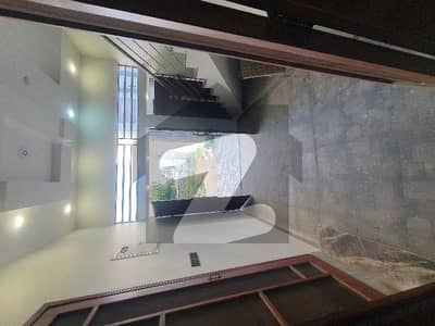 سیکٹر 25-اے - پنجابی سوداگرملٹی پرپز سوسائٹی سکیم 33 - سیکٹر 25-اے,سکیم 33,کراچی میں 4 کمروں کا 5 مرلہ مکان 3.0 کروڑ میں برائے فروخت۔