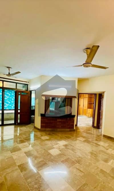 ایف ۔ 10 اسلام آباد میں 2 کمروں کا 3 مرلہ فلیٹ 85.0 ہزار میں کرایہ پر دستیاب ہے۔