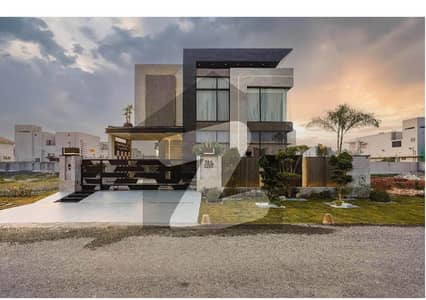 ڈی ایچ اے فیز 7 - بلاک کیو فیز 7,ڈیفنس (ڈی ایچ اے),لاہور میں 5 کمروں کا 1 کنال مکان 7.5 کروڑ میں برائے فروخت۔