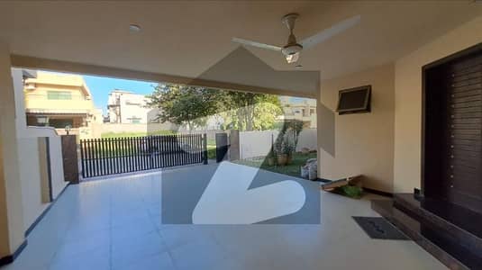 1 Kanal Solid Owner Built House On Top Location