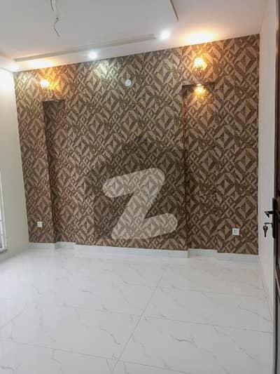 یونین گرین کالج روڈ,لاہور میں 4 کمروں کا 3 مرلہ مکان 1.6 کروڑ میں برائے فروخت۔