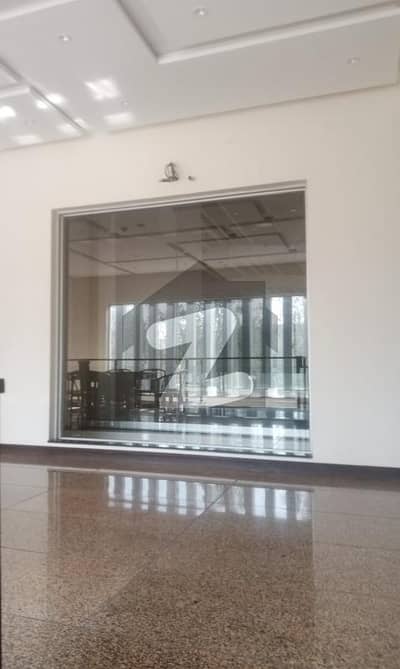 سُندرانڈسٹریل اسٹیٹ لاہور میں 8 کمروں کا 8 کنال فیکٹری 15.0 لاکھ میں کرایہ پر دستیاب ہے۔