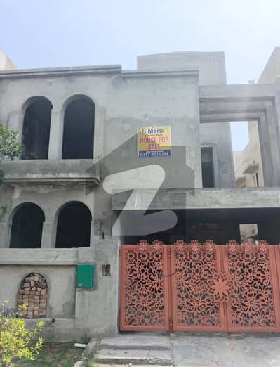 بحریہ آرچرڈ لاہور میں 5 کمروں کا 8 مرلہ مکان 1.85 کروڑ میں برائے فروخت۔