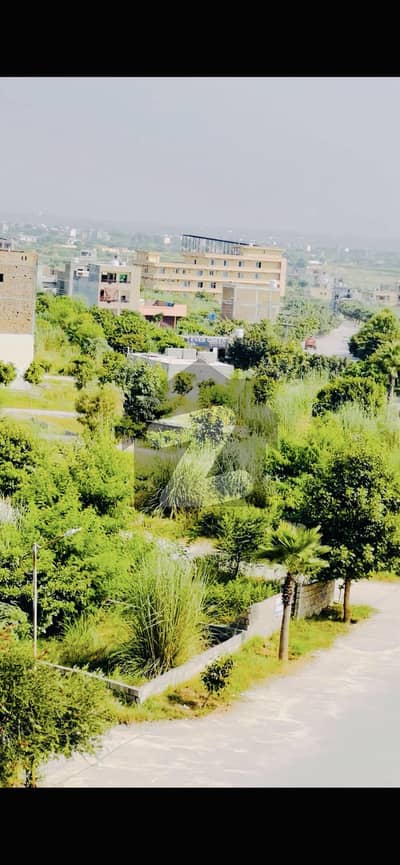 16 Marla commercial plot with parking space for sale