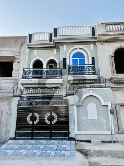 شالیمار کالونی ملتان میں 3 کمروں کا 4 مرلہ مکان 1.2 کروڑ میں برائے فروخت۔