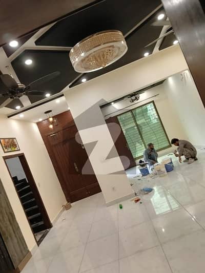 کالج روڈ لاہور میں 3 کمروں کا 3 مرلہ مکان 62.0 ہزار میں کرایہ پر دستیاب ہے۔