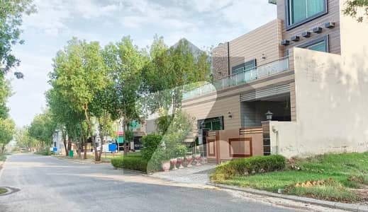 نیو لاهور سٹی لاہور میں 5 مرلہ رہائشی پلاٹ 28.0 لاکھ میں برائے فروخت۔