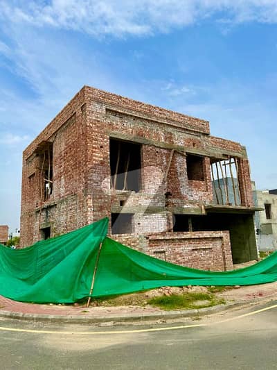 7.5 Marla Corner Grey Structure In Fully developed Area Available For Sale In Very Reasonable Price