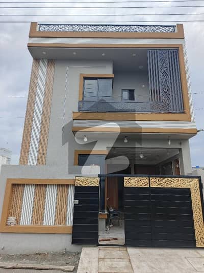 ایڈن بولیوارڈ ہاؤسنگ سکیم کالج روڈ,لاہور میں 4 کمروں کا 4 مرلہ مکان 1.75 کروڑ میں برائے فروخت۔