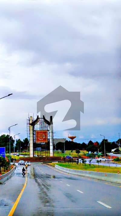 Specious 1 kanal South Facing Plot available for sale