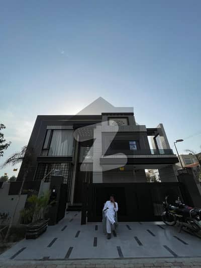 Rear Pic 14 Marla Luxury House For Rent In Bahria Town Lahore