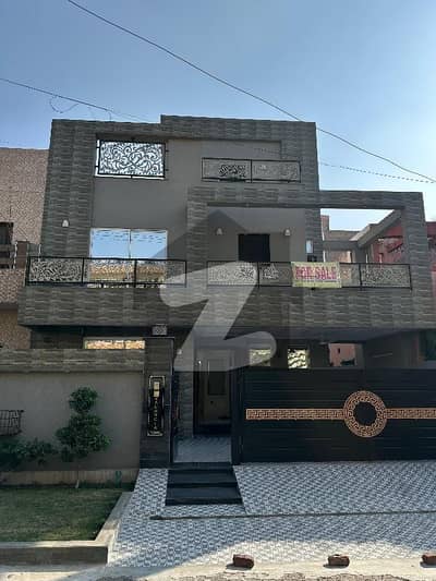 ویلینشیاء ۔ بلاک پی ویلینشیاء ہاؤسنگ سوسائٹی,لاہور میں 6 کمروں کا 10 مرلہ مکان 4.9 کروڑ میں برائے فروخت۔ ویلینشیاء ۔ بلاک پی ویلینشیاء ہاؤسنگ سوسائٹی,لاہور میں 6 کمروں کا 10 مرلہ مکان 4.9 کروڑ میں برائے فروخت۔