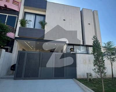 House Of 8 Marla Is Available In Contemporary Neighborhood Of B-17