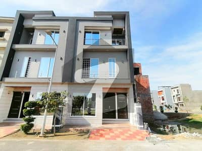 یونین گرین کالج روڈ,لاہور میں 5 کمروں کا 3 مرلہ مکان 1.9 کروڑ میں برائے فروخت۔