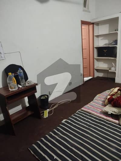 دھوراجی کالونی گلشنِ اقبال ٹاؤن,کراچی میں 2 کمروں کا 4 مرلہ فلیٹ 60.0 ہزار میں کرایہ پر دستیاب ہے۔