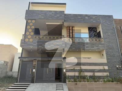 Elegance Personified! 240 Sq Yd Luxurious Property In Prestigious Karachi University Housing Society