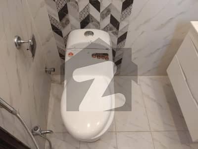 بحریہ ٹاؤن ۔ سیکٹر ایف بحریہ ٹاؤن,لاہور میں 2 کمروں کا 4 مرلہ فلیٹ 1.21 کروڑ میں برائے فروخت۔