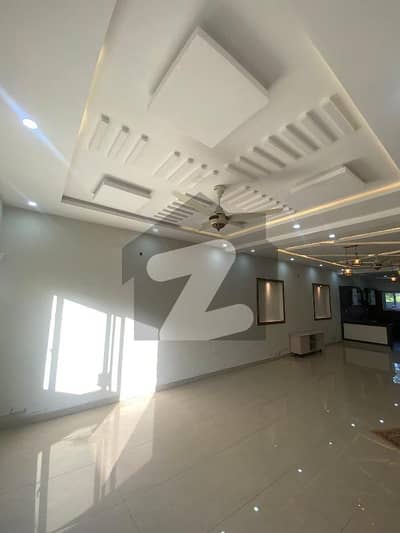 بحریہ انکلیو بحریہ ٹاؤن,اسلام آباد میں 5 کمروں کا 8 مرلہ مکان 4.3 کروڑ میں برائے فروخت۔