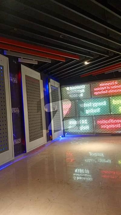 گلبرگ لاہور میں 4 مرلہ دکان 4.0 لاکھ میں کرایہ پر دستیاب ہے۔