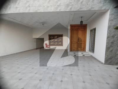 جوڈیشل کالونی فیز 3 جوڈیشل کالونی,لاہور میں 3 کمروں کا 1 کنال مکان 1.5 لاکھ میں کرایہ پر دستیاب ہے۔