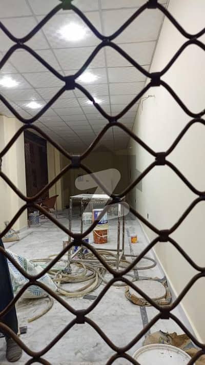 جوہر ٹاؤن لاہور میں 2 مرلہ دکان 1.8 لاکھ میں کرایہ پر دستیاب ہے۔