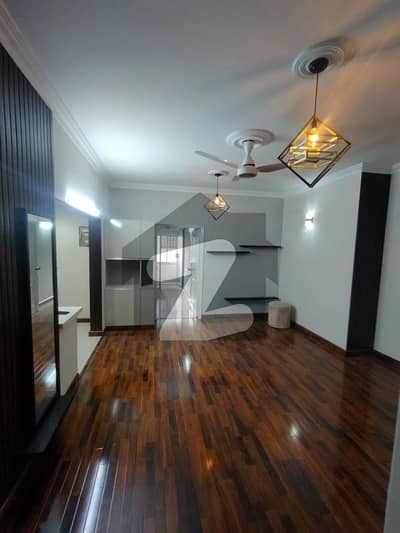 بخاری کمرشل ایریا ڈی ایچ اے فیز 6,ڈی ایچ اے ڈیفینس,کراچی میں 2 کمروں کا 4 مرلہ فلیٹ 2.3 کروڑ میں برائے فروخت۔