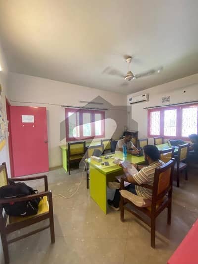 600, SQYARD GROUND PLUS TWO BNGLOW INDEPENDENT FOR SILENT COMMERCIAL OFFICE USED AVAILABLE PECHS BLOCK 2 VIP LOCATION MAIN ROAD OUT CLASS LOCATION