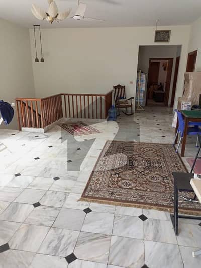 SPACIOUS UPPER PORTION FOR RENT IN DEFENCE PHASE V PRIME LOCATION