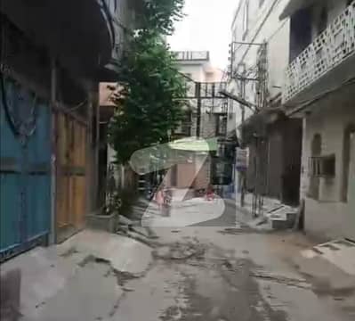 کلفٹن کالونی لاہور میں 4 کمروں کا 3 مرلہ مکان 1.3 کروڑ میں برائے فروخت۔