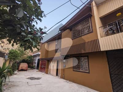 اصغر مال روڈ راولپنڈی میں 6 کمروں کا 4 مرلہ مکان 2.9 کروڑ میں برائے فروخت۔