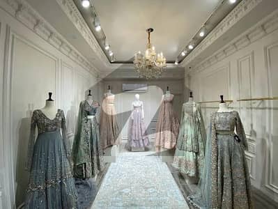 گلبرگ لاہور میں 10 مرلہ دکان 15.0 لاکھ میں کرایہ پر دستیاب ہے۔