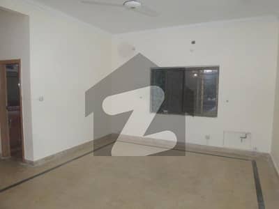 آئی ۔ 8/4 آئی ۔ 8,اسلام آباد میں 6 کمروں کا 14 مرلہ مکان 3.5 لاکھ میں کرایہ پر دستیاب ہے۔