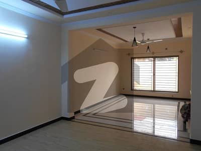 Lower Portion Of 1 Kanal Is Available For Rent In I-8/4