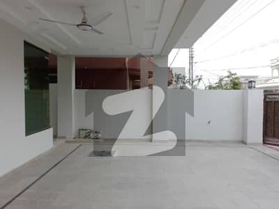 Lower Portion In I-8/4 For rent