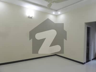 آئی ۔ 8/3 آئی ۔ 8,اسلام آباد میں 6 کمروں کا 12 مرلہ مکان 3.2 لاکھ میں کرایہ پر دستیاب ہے۔