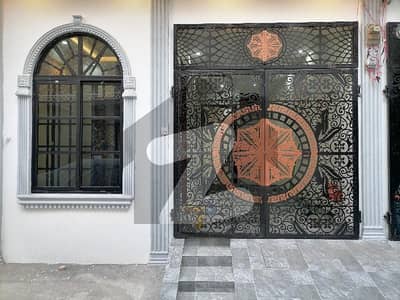 علامہ اقبال ٹاؤن ۔ نیلم بلاک علامہ اقبال ٹاؤن,لاہور میں 5 کمروں کا 4 مرلہ مکان 2.15 کروڑ میں برائے فروخت۔