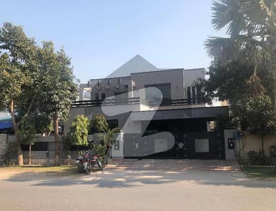 1 Kanal Double unit house phase 4 DHA Lahore for rent