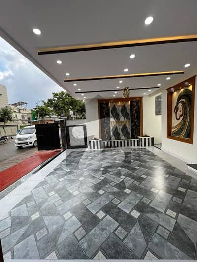 ٹاپ سٹی 1 اسلام آباد میں 5 کمروں کا 10 مرلہ مکان 4.8 کروڑ میں برائے فروخت۔