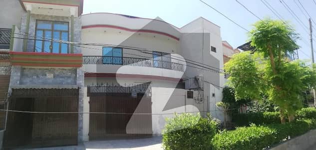 نیو ملتان ملتان میں 6 کمروں کا 12 مرلہ مکان 4.5 کروڑ میں برائے فروخت۔