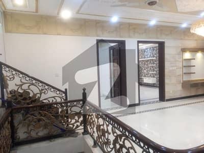 آئی ۔ 8/2 آئی ۔ 8,اسلام آباد میں 7 کمروں کا 1 کنال مکان 9.0 لاکھ میں کرایہ پر دستیاب ہے۔