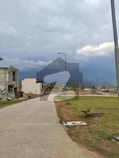 پارک ویو۔ بلاک ایف پارک ویو سٹی,اسلام آباد میں 10 مرلہ رہائشی پلاٹ 1.7 کروڑ میں برائے فروخت۔