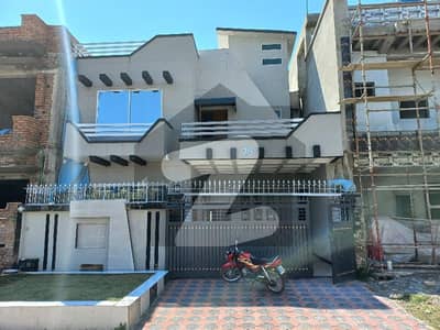 جناح گارڈنز ایف ای سی ایچ ایس,اسلام آباد میں 5 کمروں کا 7 مرلہ مکان 2.95 کروڑ میں برائے فروخت۔