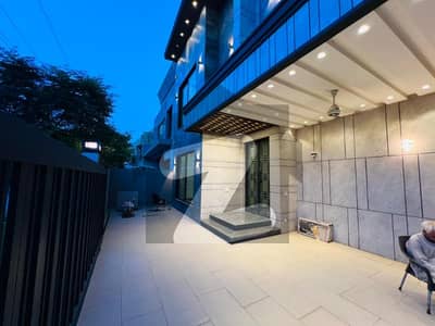 10 Marla Like Brand New Luxury house Available For Sale In bahria Town Lahore.